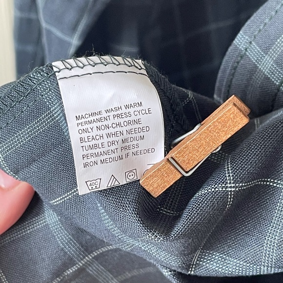 VAN H | Plaid Wrinkle Free Button Down Dress Shirt - Picture 10 of 11